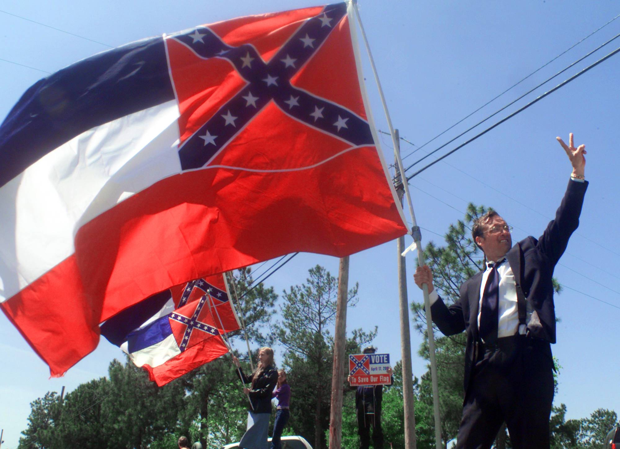 Mississippi Flag, a Rebel Holdout, Is in a New Fight