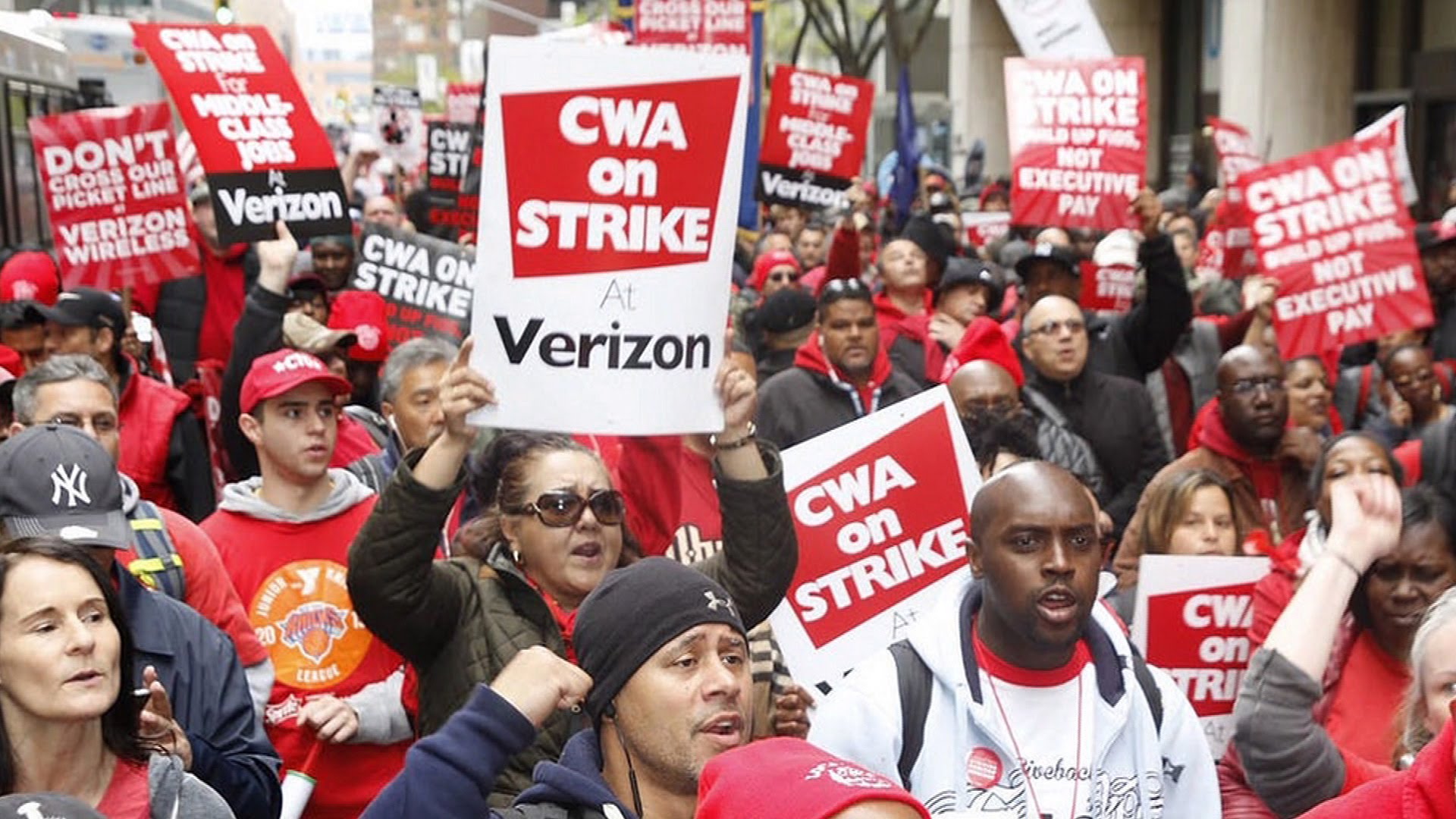 39,000 Verizon Workers Mark Six Weeks on Strike in Biggest U.S. Labor Action in Years